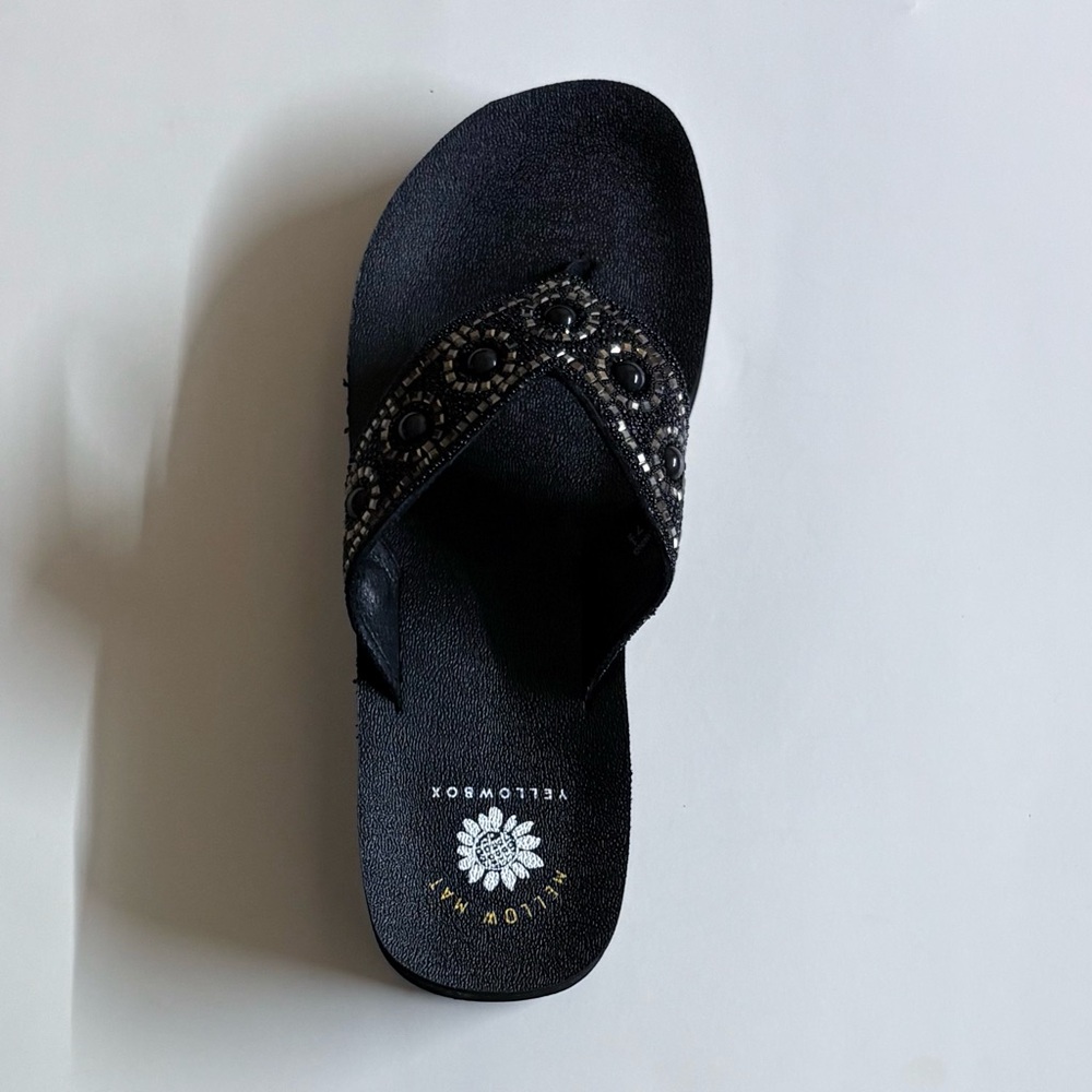 YELLOW BOX BLACKLY BLACK SANDALS MEDIUM WIDTH NEW IN BOX - Picture 3 of 7